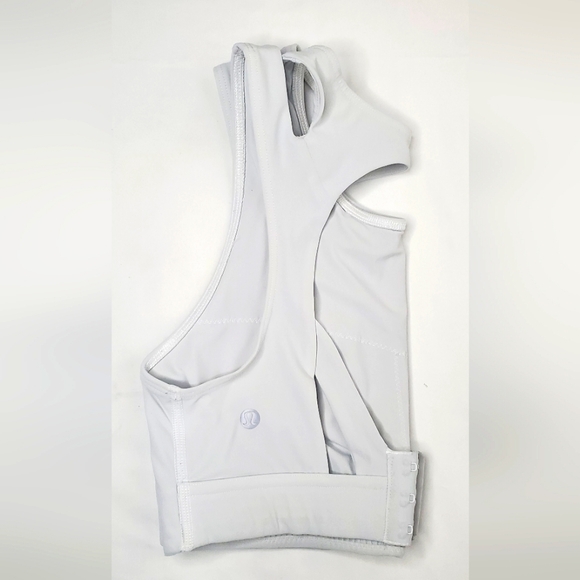Lululemon Size 8 B/C -Sports Bra in Ocean Air Color (Light Gray) - Picture 6 of 12